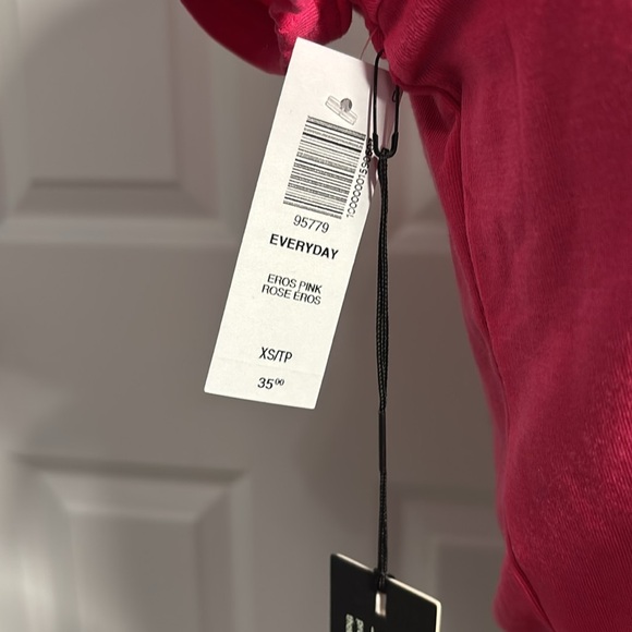 Aritzia Babaton Pink Women's Top - new with tags- xs - Picture 2 of 3